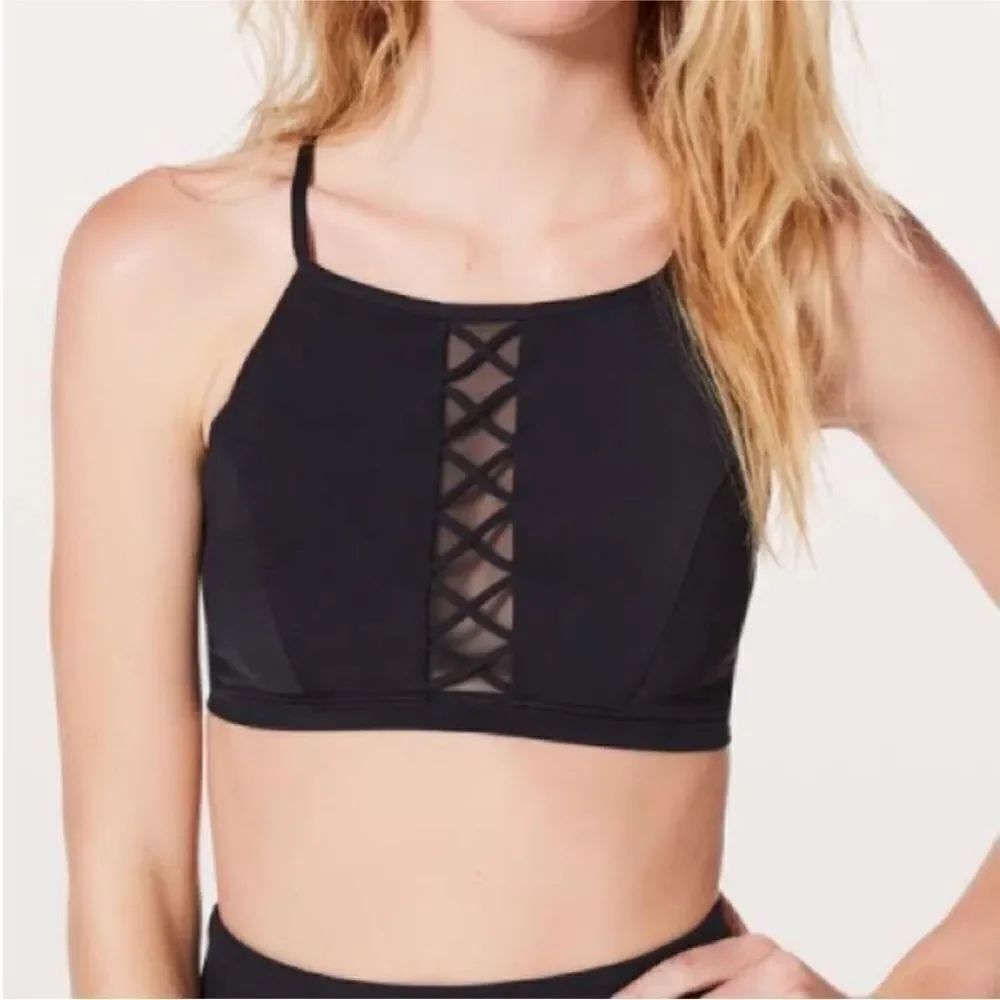 Lululemon Shoreline Swim Top
Black